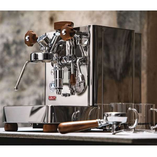 Machine à Café à Capsules Dans La Cuisine Domestique